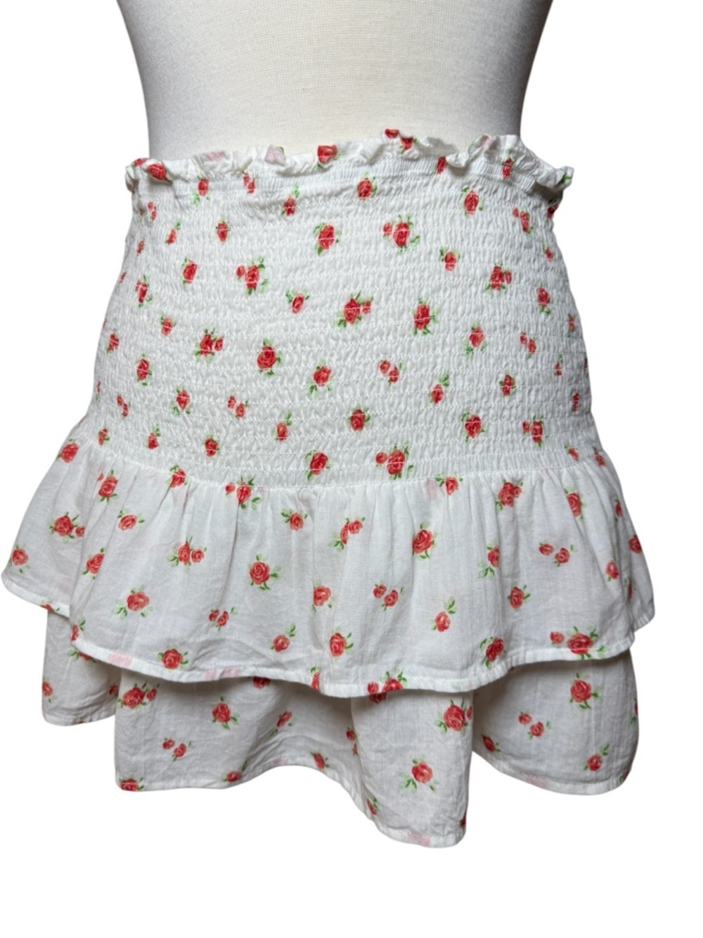 White Floral Smocked Ruffle Mini Skirt by Divided-Size M
